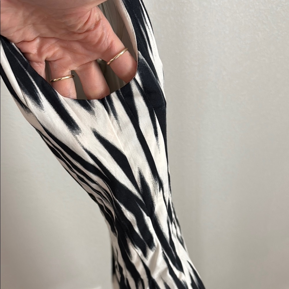 Banana Republic Black and White Mini Dress - Picture 7 of 10